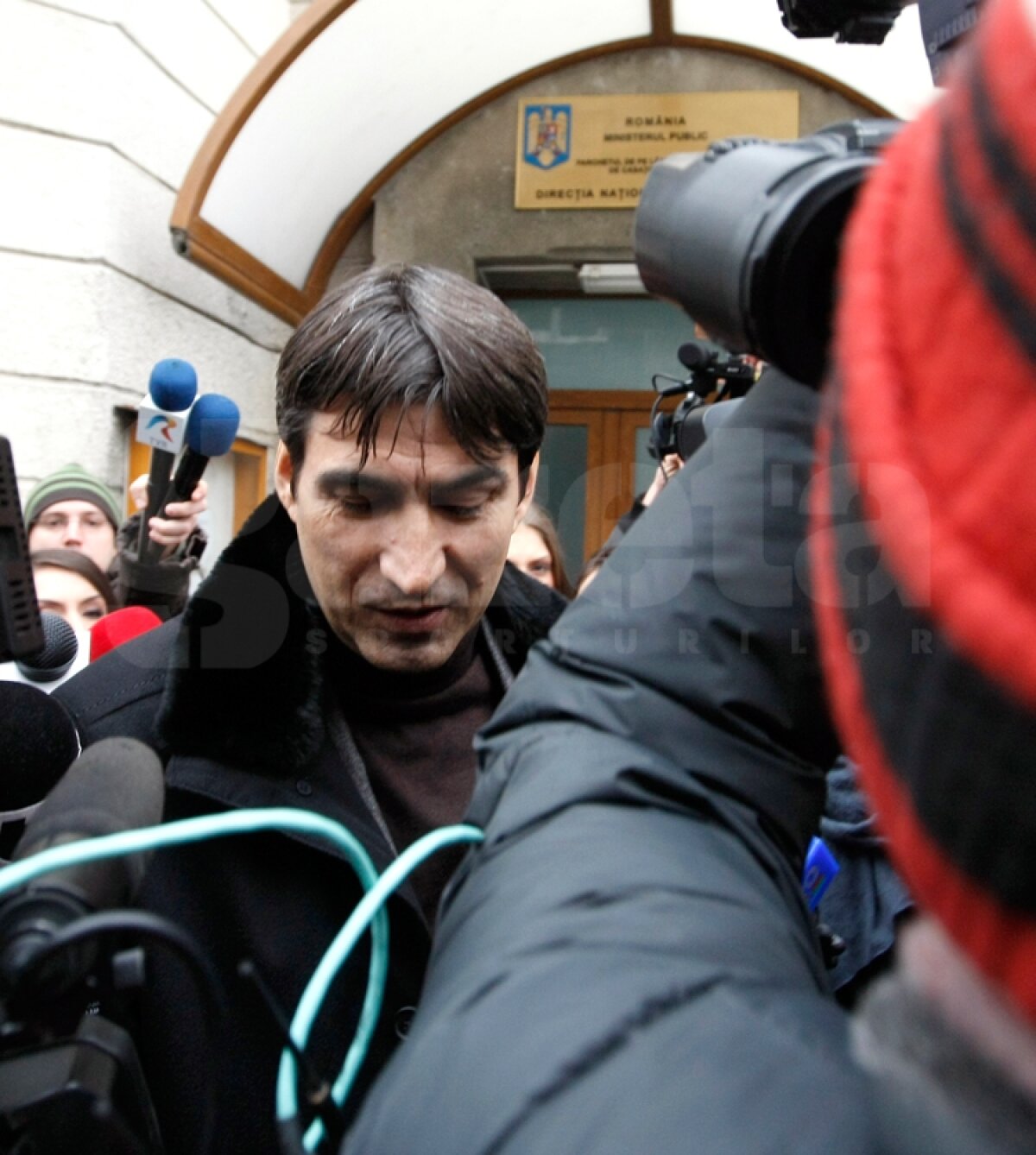 Dacă e luni, fotbalul merge la DNA » Victor Piţurcă şi Mircea Sandu au stat fiecare cîte o jumătate de oră cu procurorii Anticorupţie