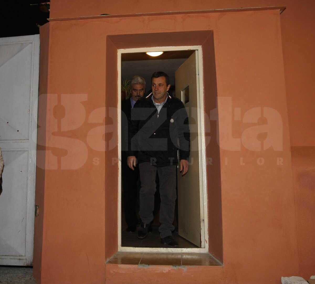 UPDATE FOTO » Au ieşit din arest! Ţerbea: "Sînt nevinovat!", Avram nu a vorbit