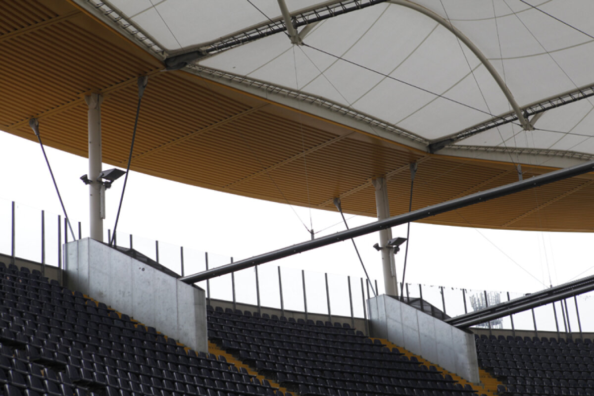 Noi comparaţii între stadionul din Frankfurt şi cel din Bucureşti: ei îşi respectă fanii pe noi ne preocupă VIP-urile