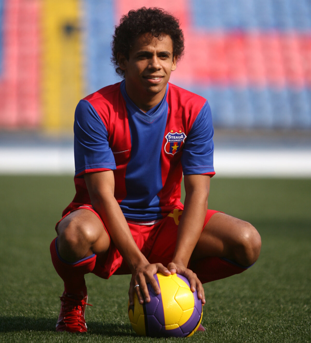 Gigi, amuzat de echipa loserilor Stelei de pe GSP.RO: "Cu Elton a fost cel mai mare circ. Numai MM putea să facă aşa ceva!"