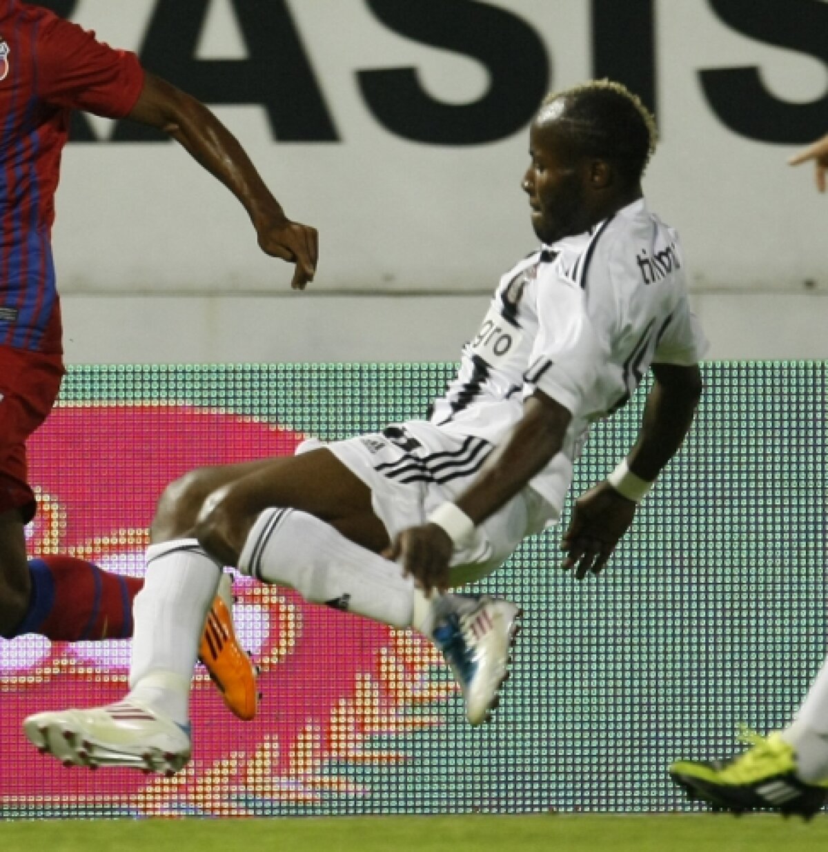 RASISM în Liga 1! Ioan Niculae îi calcă pe urme lui Gigi Becali :S