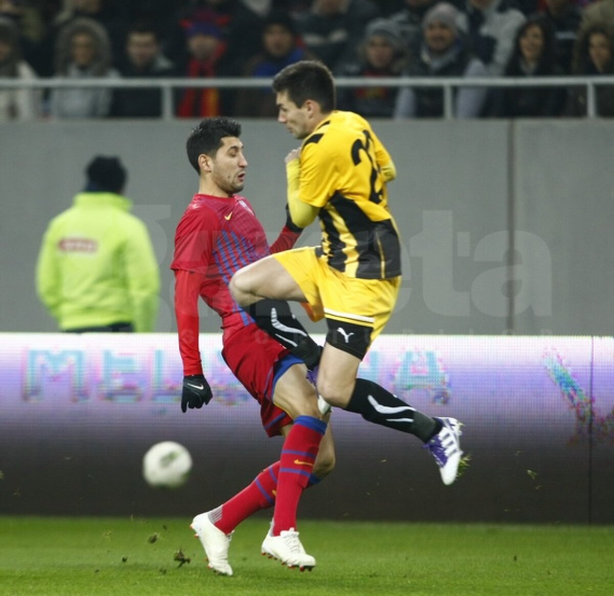 Rusescu a adus victoria dintr-un penalty-cadou » Steaua - FC Braşov 1-0