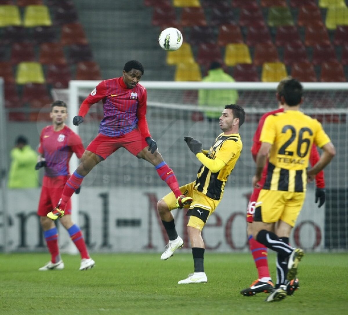 Rusescu a adus victoria dintr-un penalty-cadou » Steaua - FC Braşov 1-0