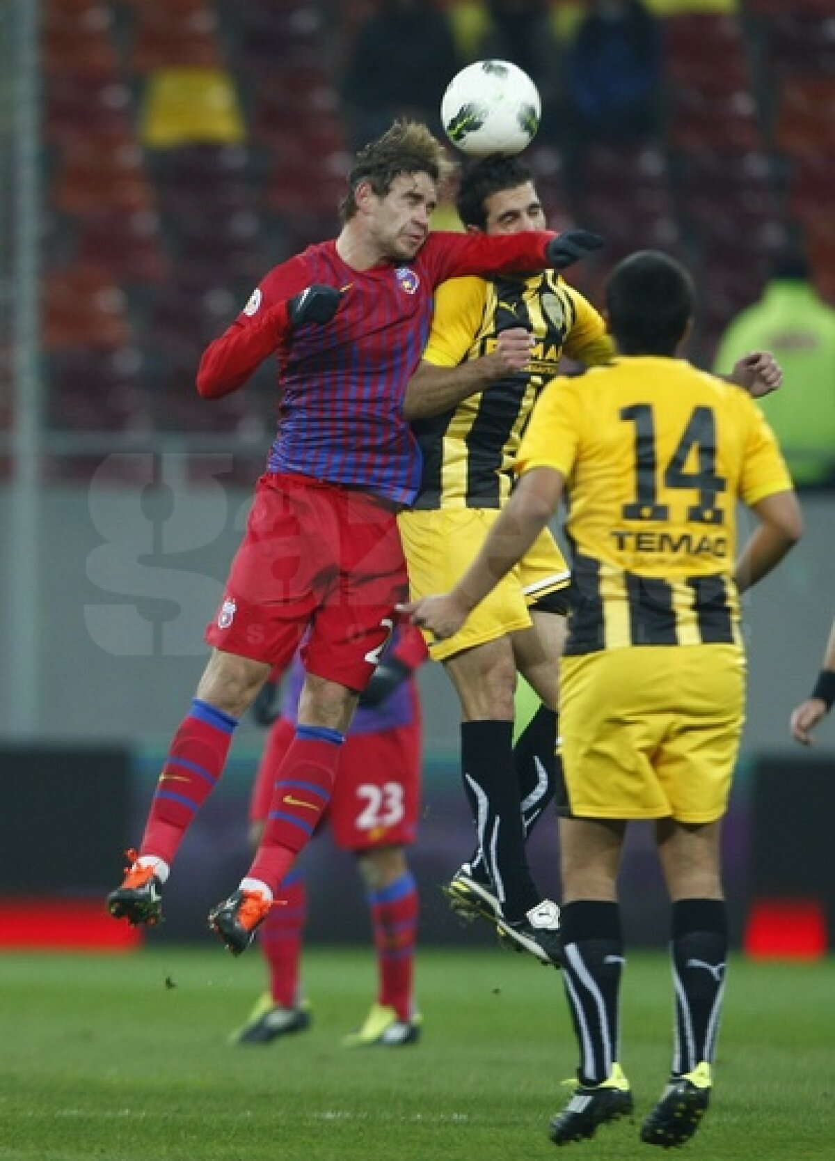 Rusescu a adus victoria dintr-un penalty-cadou » Steaua - FC Braşov 1-0