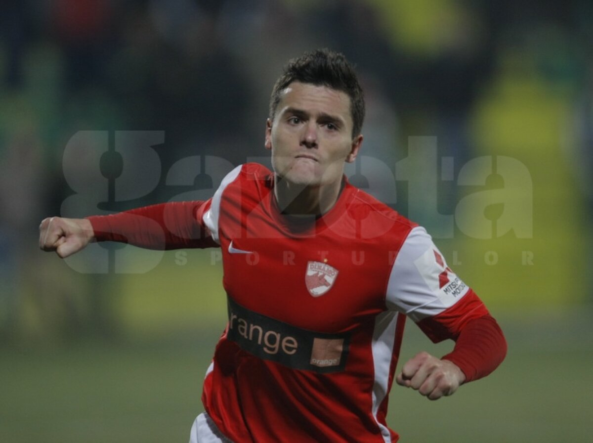 FOTO CS Mioveni - Dinamo 0-1  » "Cîinii" s-au distanţat la 4 puncte de locul doi