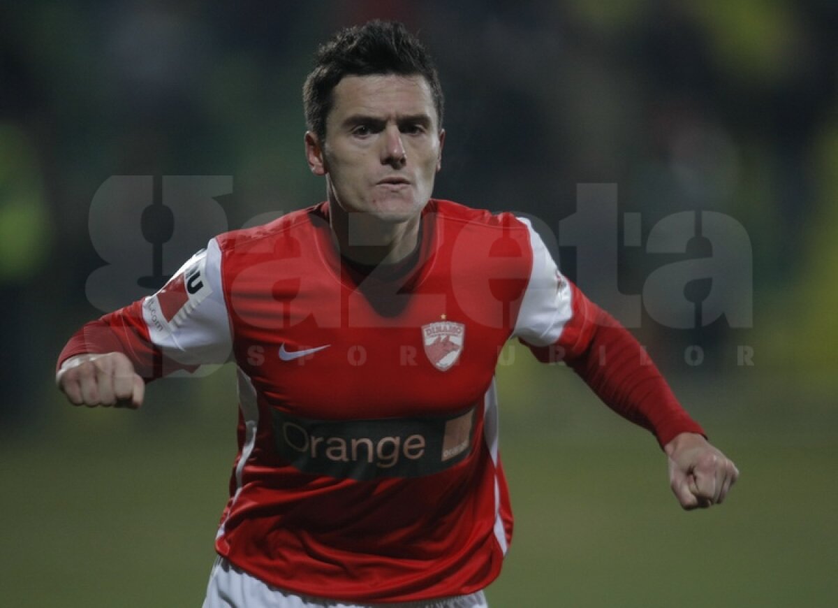 FOTO CS Mioveni - Dinamo 0-1  » "Cîinii" s-au distanţat la 4 puncte de locul doi