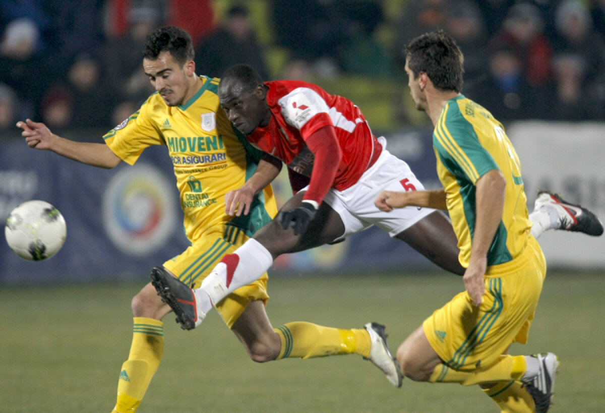 VIDEO Dinamo a luat 3 puncte de aur de la Mioveni » Să vină Steaua!