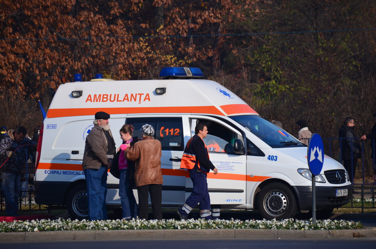 FOTO Peste 25.000 de oameni au fost prezenţi la paradă! Vezi imagini