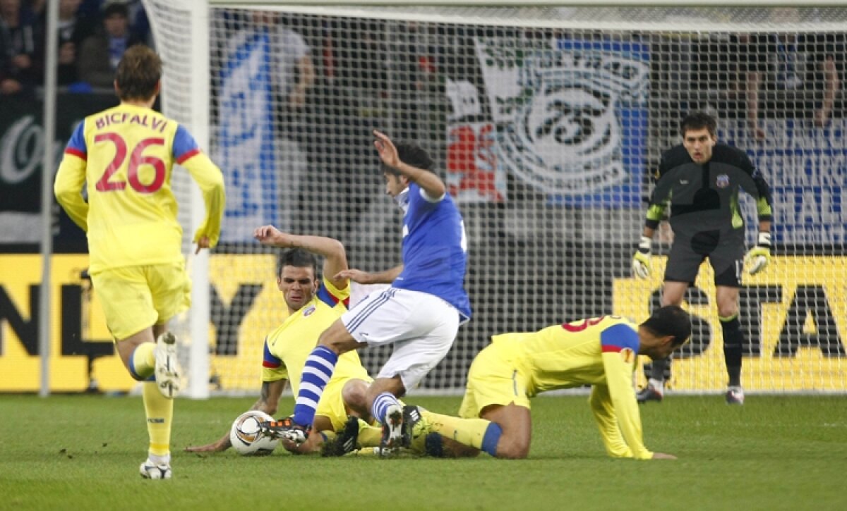 VIDEO Mai respirăm, dar greu » Calificarea Stelei se joacă peste două săptămîni » Citeşte aici cronica de la Schalke - Steaua 2-1, scrisă de Marius Mărgărit »