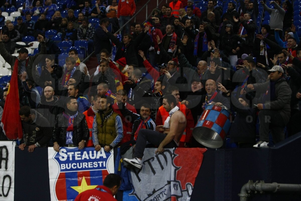 VIDEO Mai respirăm, dar greu » Calificarea Stelei se joacă peste două săptămîni » Citeşte aici cronica de la Schalke - Steaua 2-1, scrisă de Marius Mărgărit »