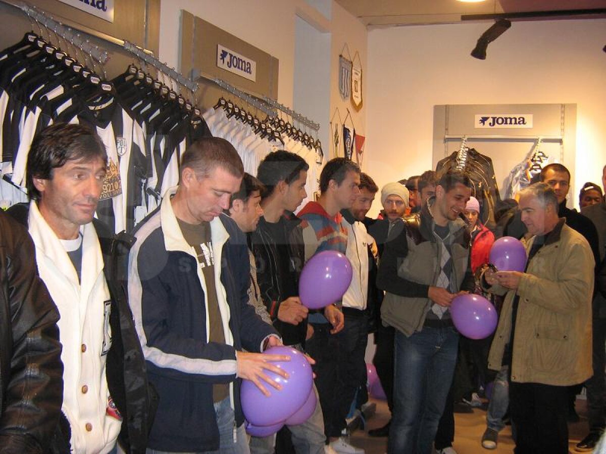 FOTO Timişoara sărbătoreşte » Bănăţenii au deschis un nou magazin de prezentare