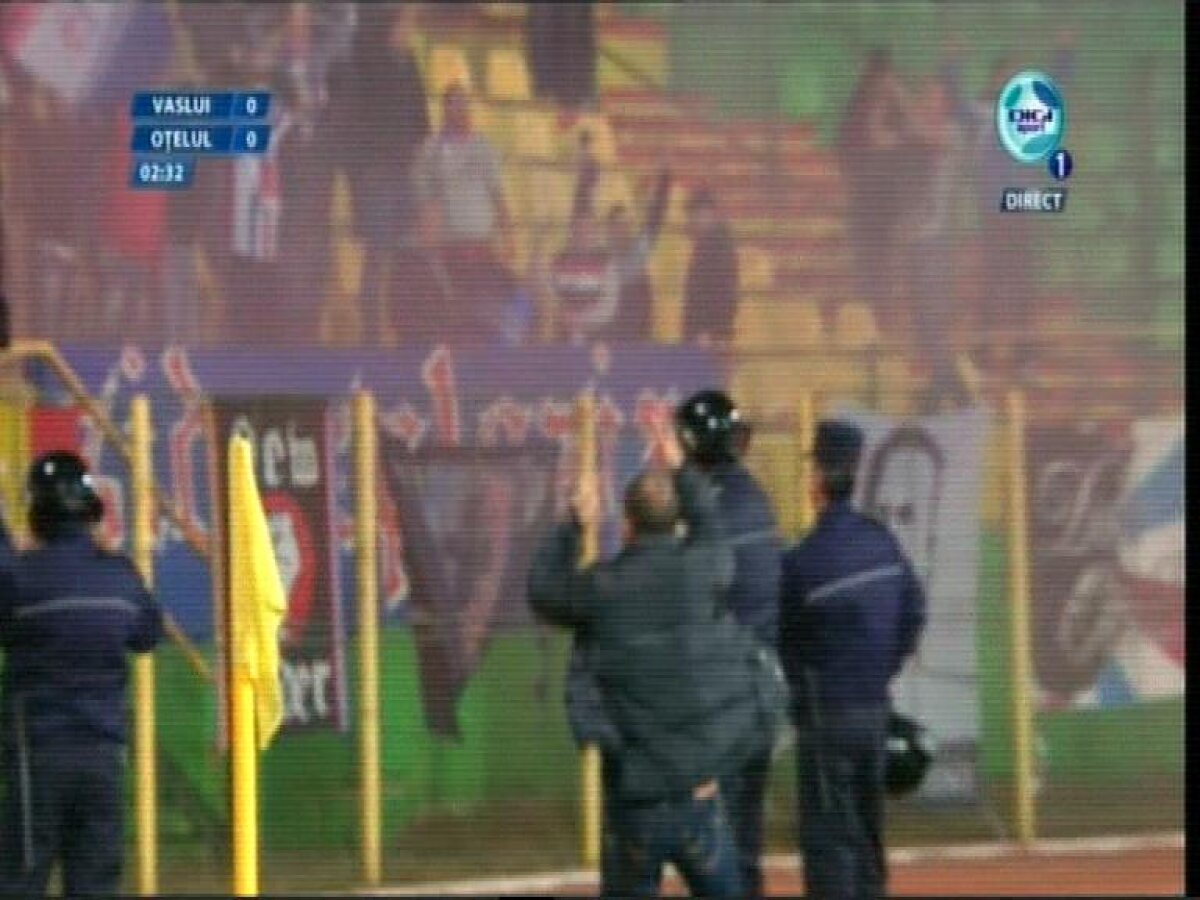 GALERIE FOTO 14 dintre fanii Oţelului vor fi interzişi pe stadion timp de 2 ani din cauza incidentelor de la Vaslui