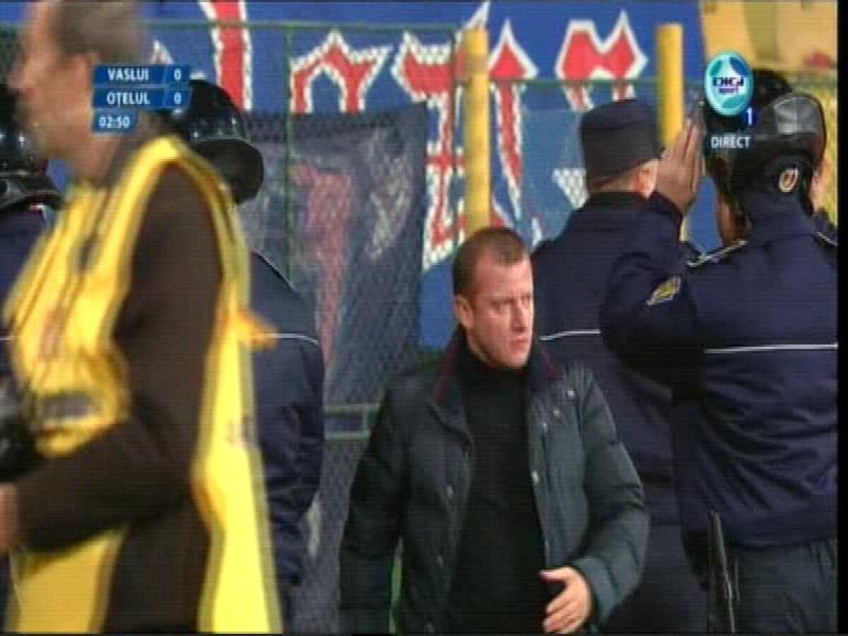 GALERIE FOTO 14 dintre fanii Oţelului vor fi interzişi pe stadion timp de 2 ani din cauza incidentelor de la Vaslui