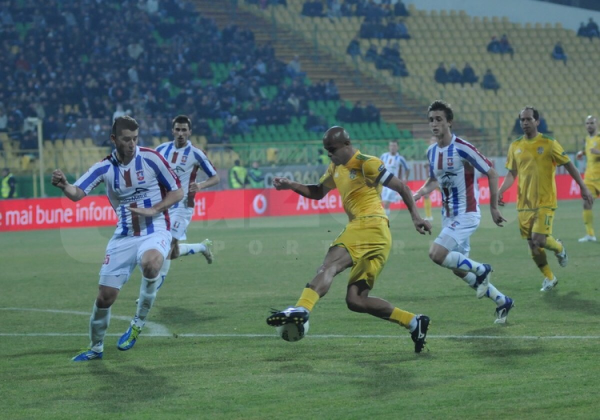 Sînmărtean şi Wesley au fost "diavoli roşii" pentru campioni » FC Vaslui - Oţelul 1-0