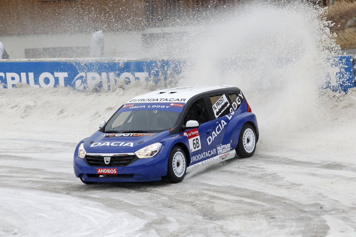 GALERIE FOTO Podium pentru Dacia Lodgy la cursa de Formula 1 pe gheaţă