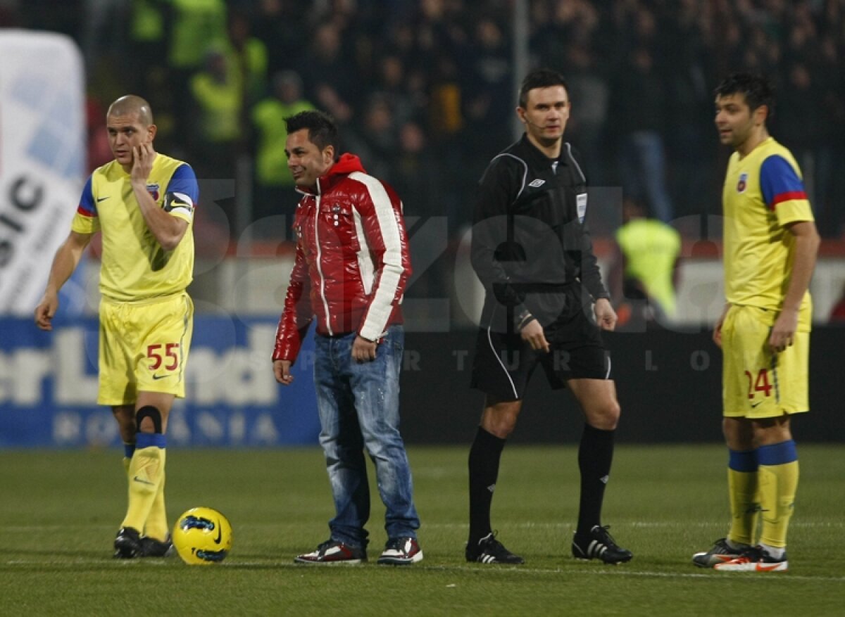 "Pufulete" l-a învins pe "Pufi" » Steaua a cîştigat Derby de România cu 3-1