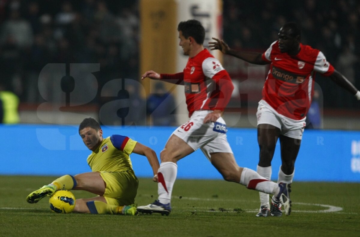 "Pufulete" l-a învins pe "Pufi" » Steaua a cîştigat Derby de România cu 3-1