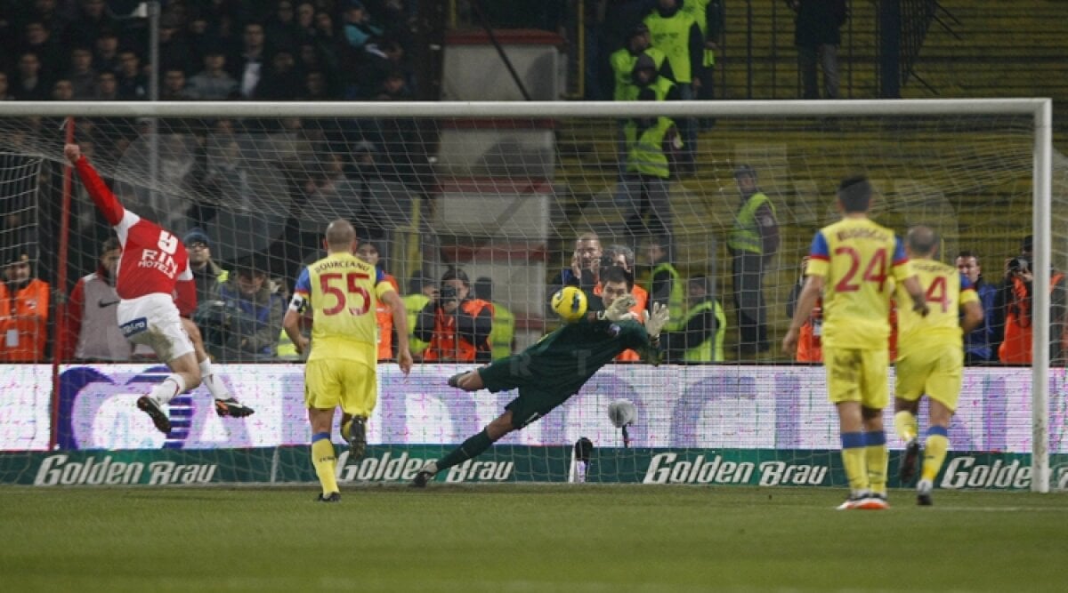 "Pufulete" l-a învins pe "Pufi" » Steaua a cîştigat Derby de România cu 3-1