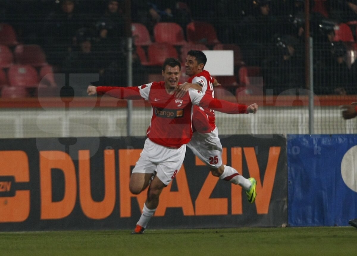 "Pufulete" l-a învins pe "Pufi" » Steaua a cîştigat Derby de România cu 3-1