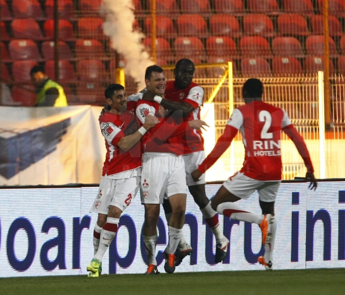 "Pufulete" l-a învins pe "Pufi" » Steaua a cîştigat Derby de România cu 3-1