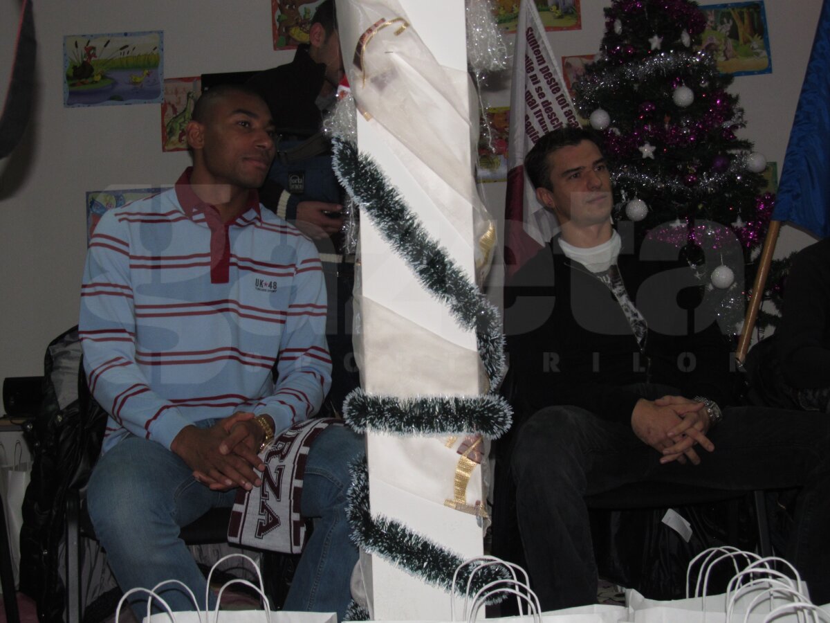 GALERIE FOTO De Moş Nicolae, rapidiştii au făcut cadouri la o grădiniţă din Ghencea