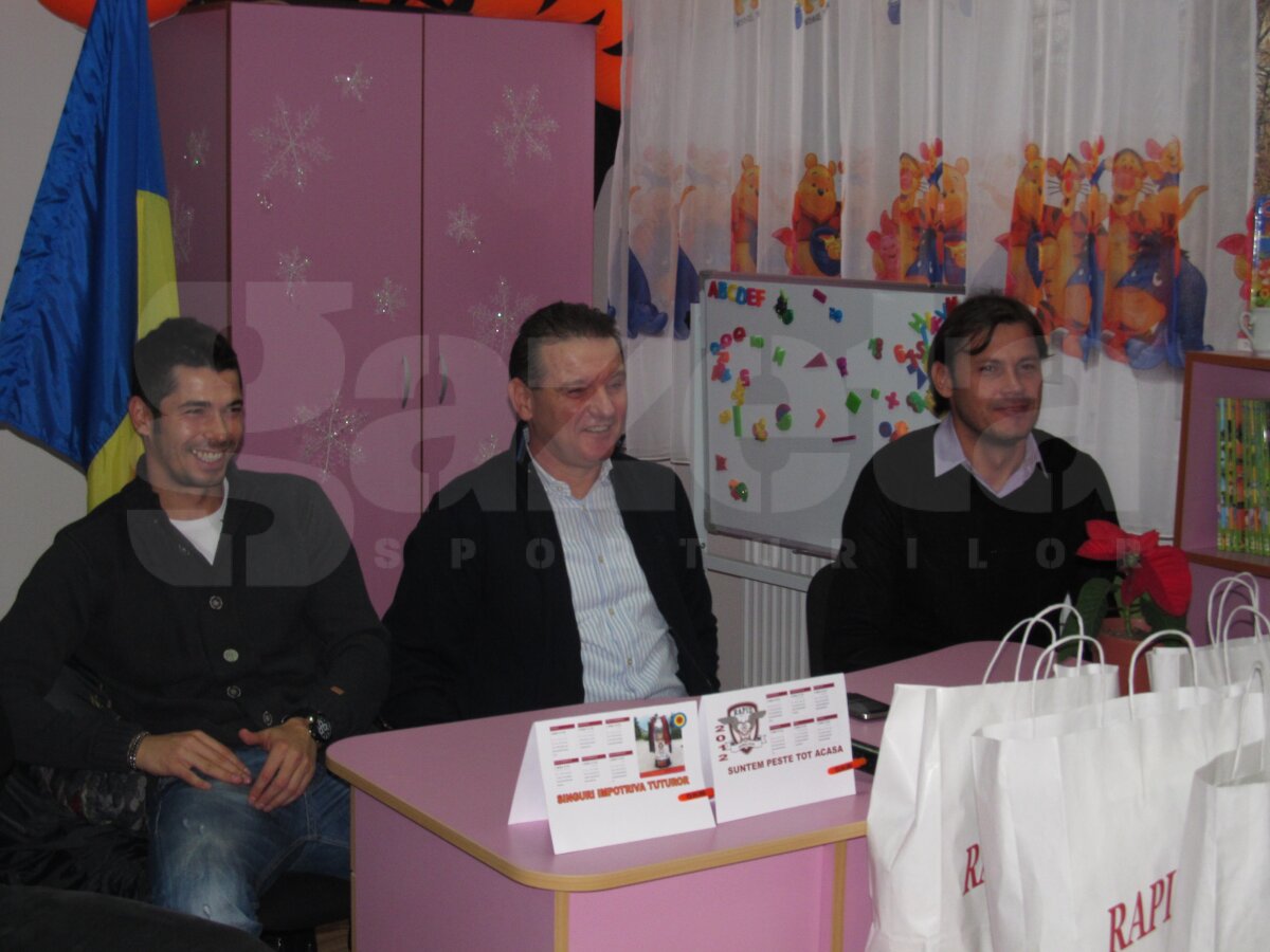 GALERIE FOTO De Moş Nicolae, rapidiştii au făcut cadouri la o grădiniţă din Ghencea