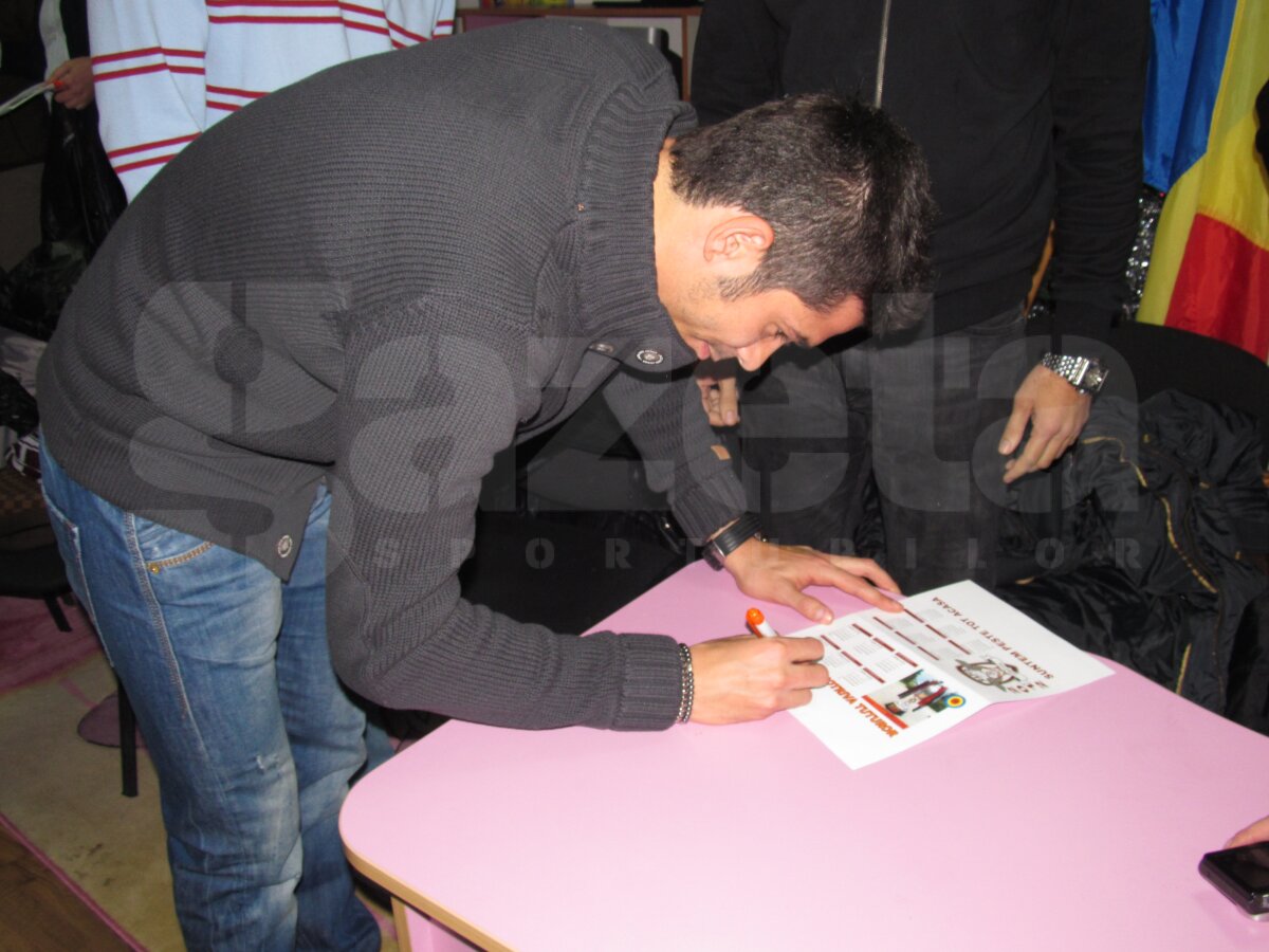 GALERIE FOTO De Moş Nicolae, rapidiştii au făcut cadouri la o grădiniţă din Ghencea