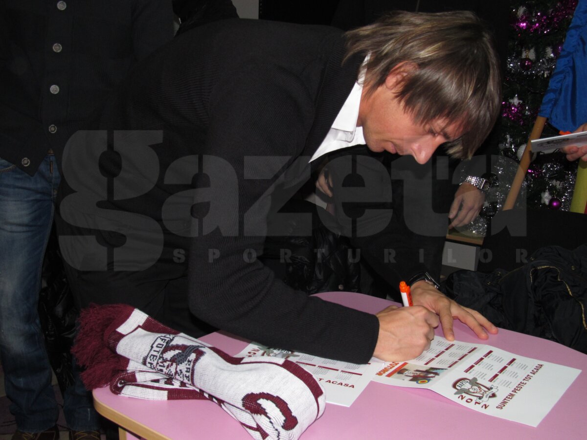 GALERIE FOTO De Moş Nicolae, rapidiştii au făcut cadouri la o grădiniţă din Ghencea