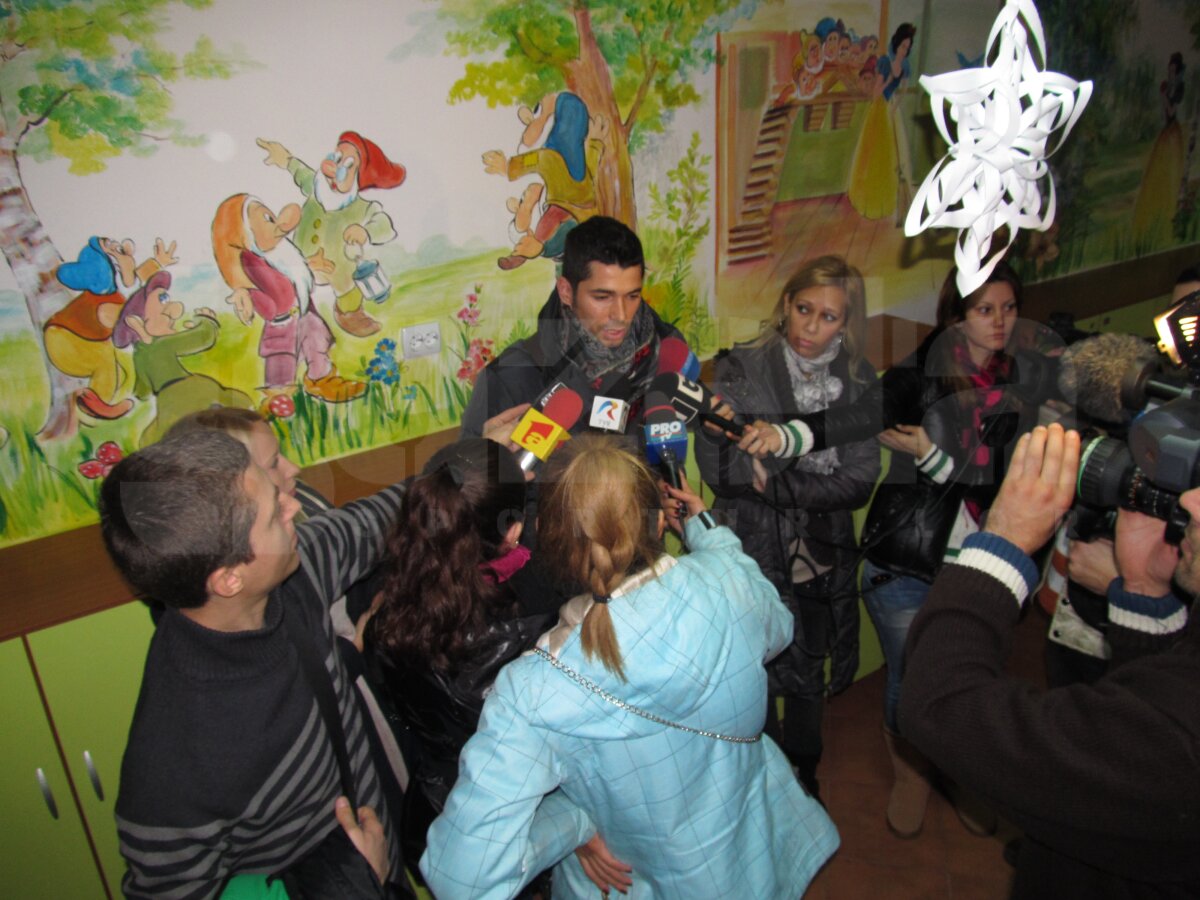 GALERIE FOTO De Moş Nicolae, rapidiştii au făcut cadouri la o grădiniţă din Ghencea