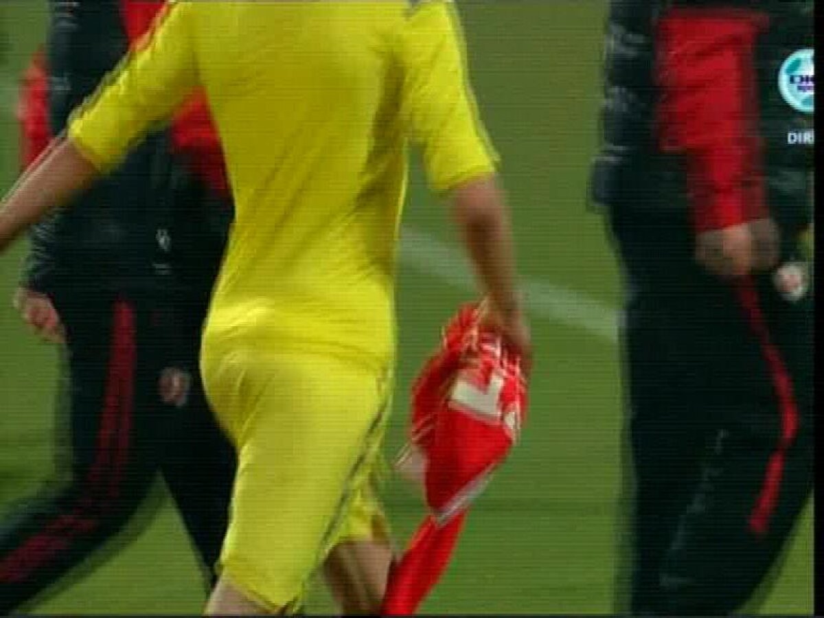 Nilă făcea schimb de tricouri cu Dorel Stoica în timp ce colegii săi sărbătoreau victoria cu galeria