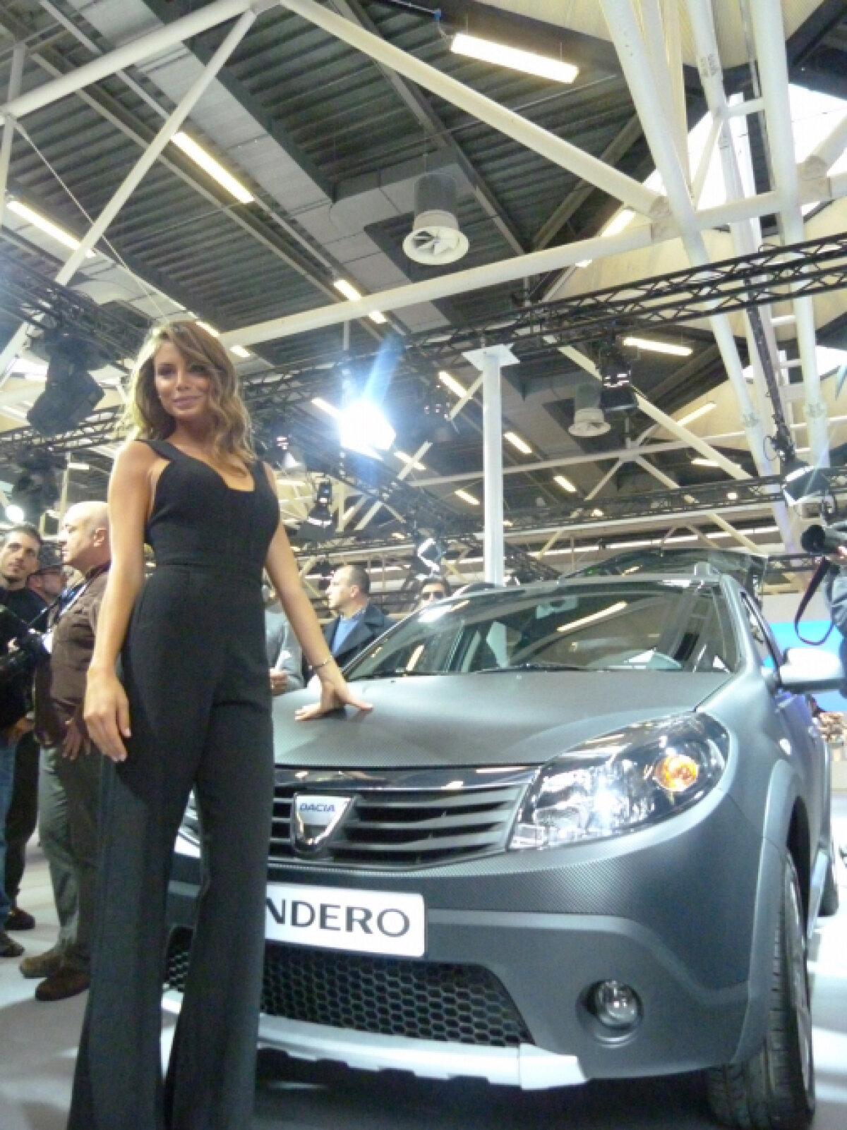 FOTO » Torje şi colegii săi de la Udinese au testat calităţile de off-road ale Daciei Duster