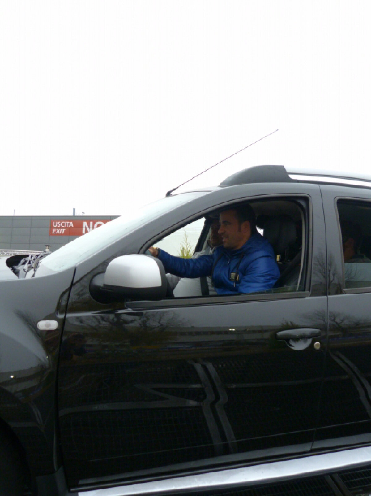 FOTO » Torje şi colegii săi de la Udinese au testat calităţile de off-road ale Daciei Duster