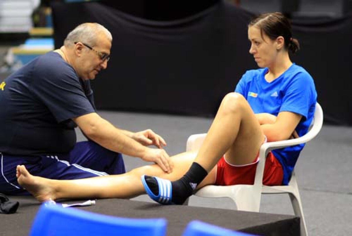 Huţupan le critică pe Talida şi Pîslaru: "Dacă aveam poartă, cîştigam clar cu Japonia!"