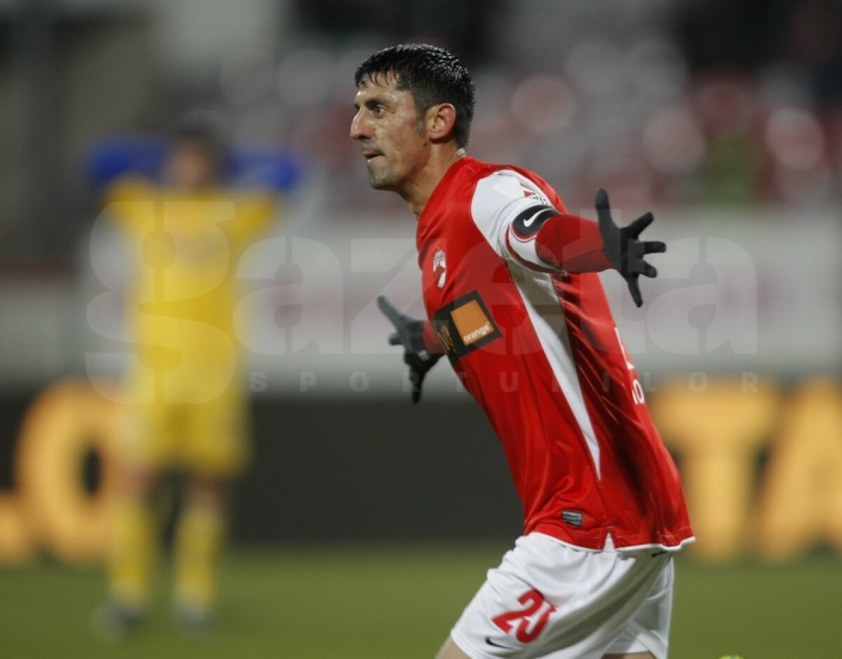 FOTO "Cîinii" s-au calificat în semifinale » Dinamo - Petrolul 2-1