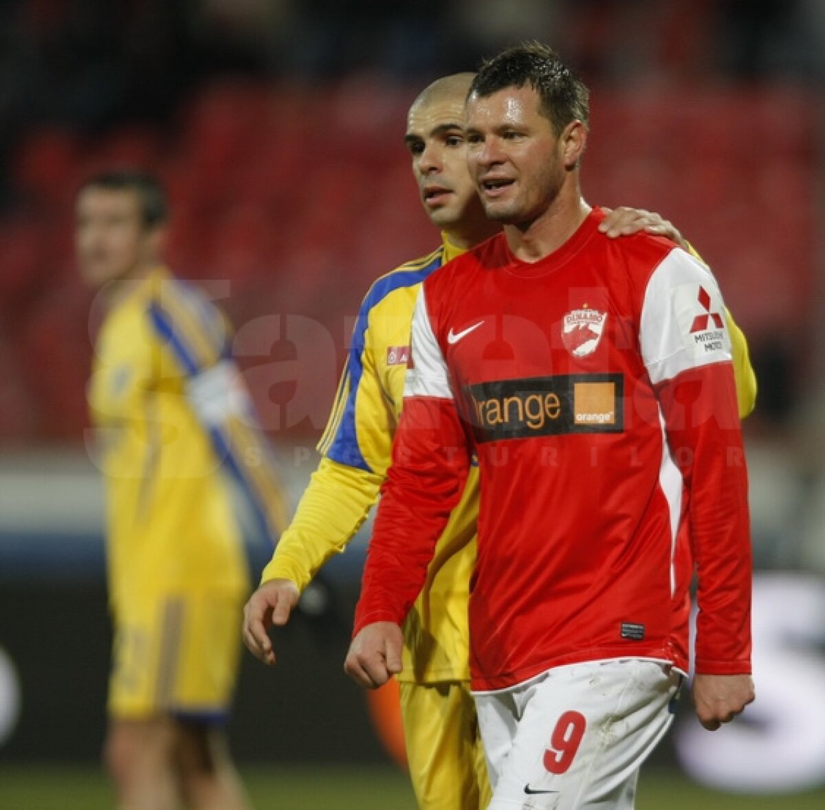 FOTO "Cîinii" s-au calificat în semifinale » Dinamo - Petrolul 2-1