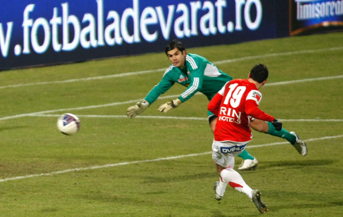 FOTO "Cîinii" s-au calificat în semifinale » Dinamo - Petrolul 2-1