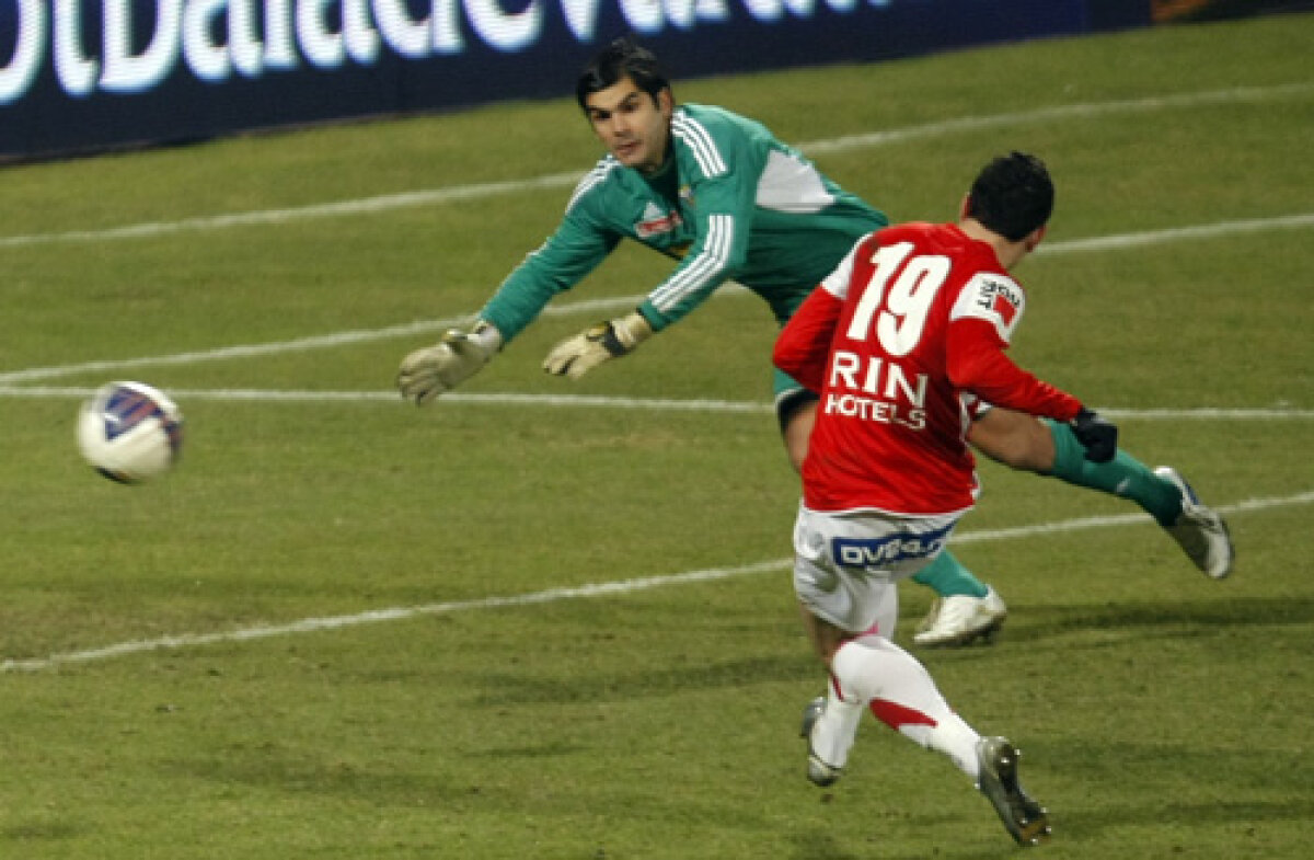 Colţ pe colţ se scoate! » Dănciulescu şi Ganea au calificat-o pe Dinamo în semifinalele Cupei