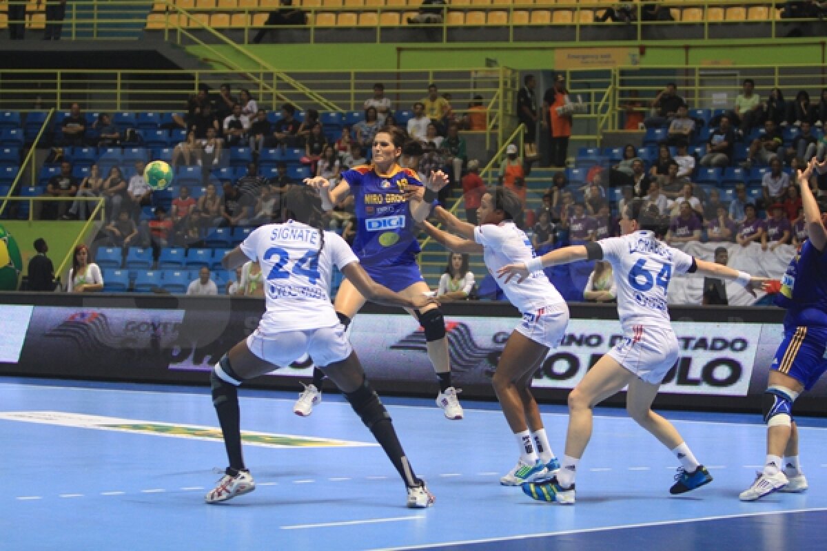 RUŞINE INCREDIBILĂ » România a fost umilită de Franţa (20-39), dar s-a calificat în optimi unde va înfrunta Croaţia