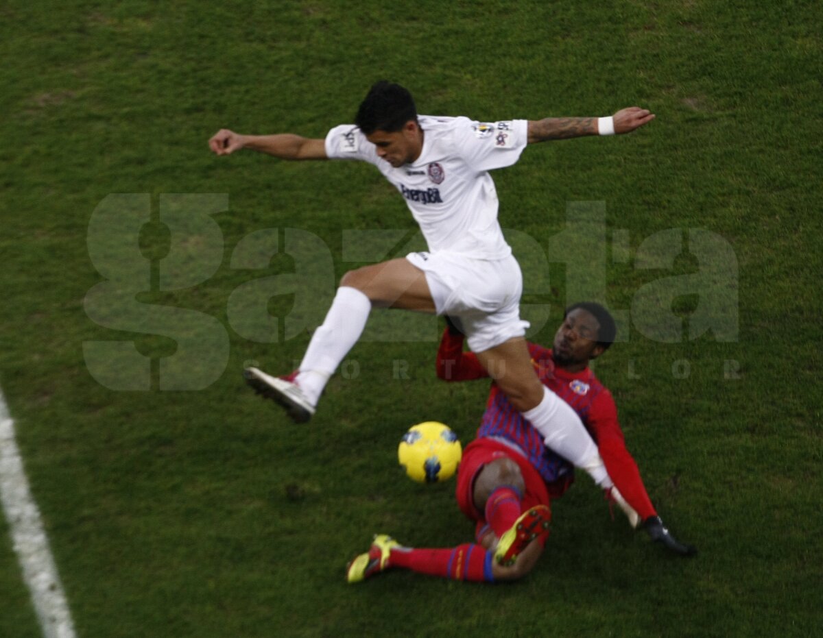 FOTO » Steaua termină la egalitate cu CFR, 1-1. Clujenii au avut doi jucători eliminaţi, Steaua trei bare