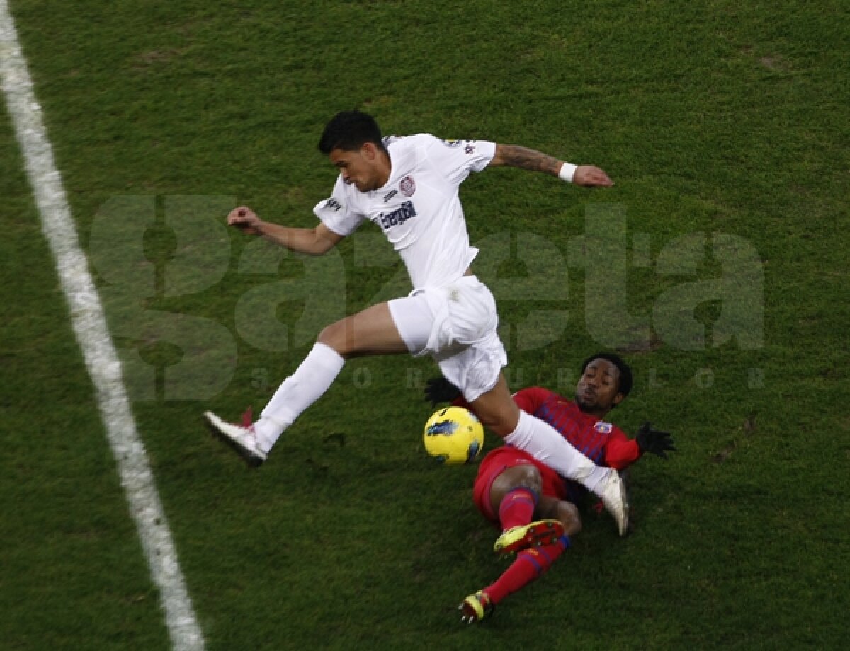 FOTO » Steaua termină la egalitate cu CFR, 1-1. Clujenii au avut doi jucători eliminaţi, Steaua trei bare