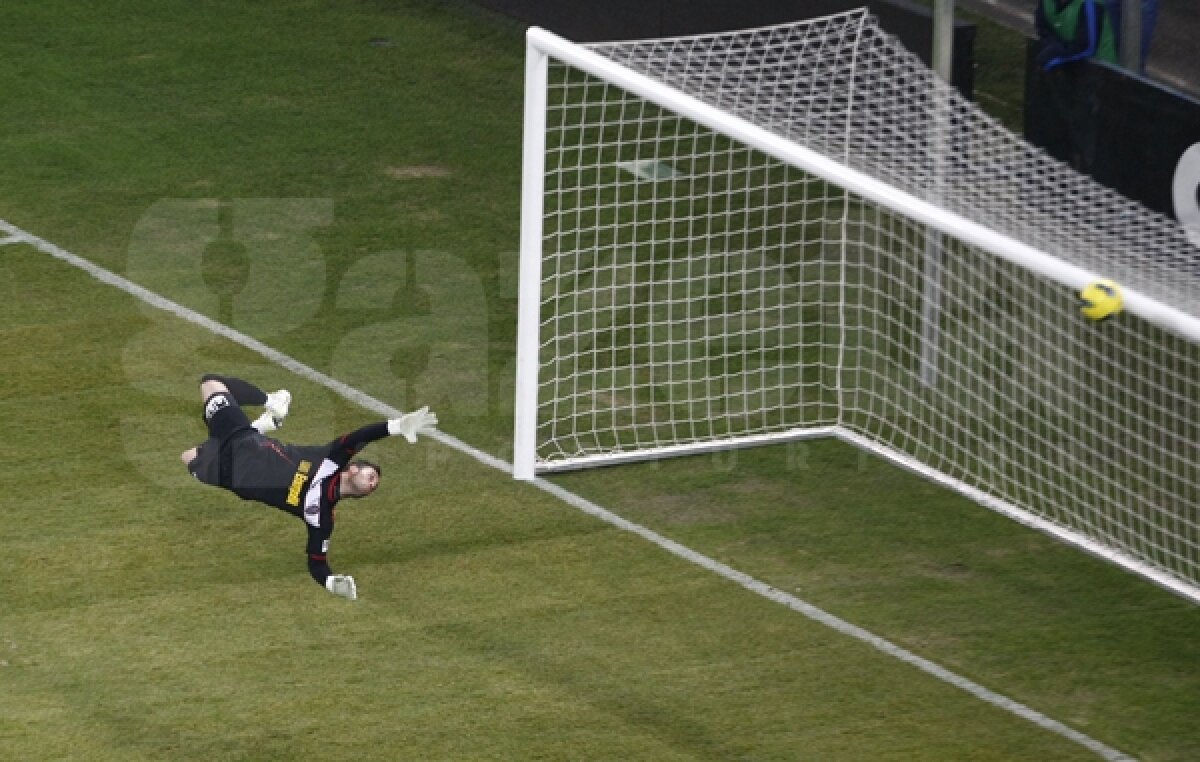 FOTO » Steaua termină la egalitate cu CFR, 1-1. Clujenii au avut doi jucători eliminaţi, Steaua trei bare