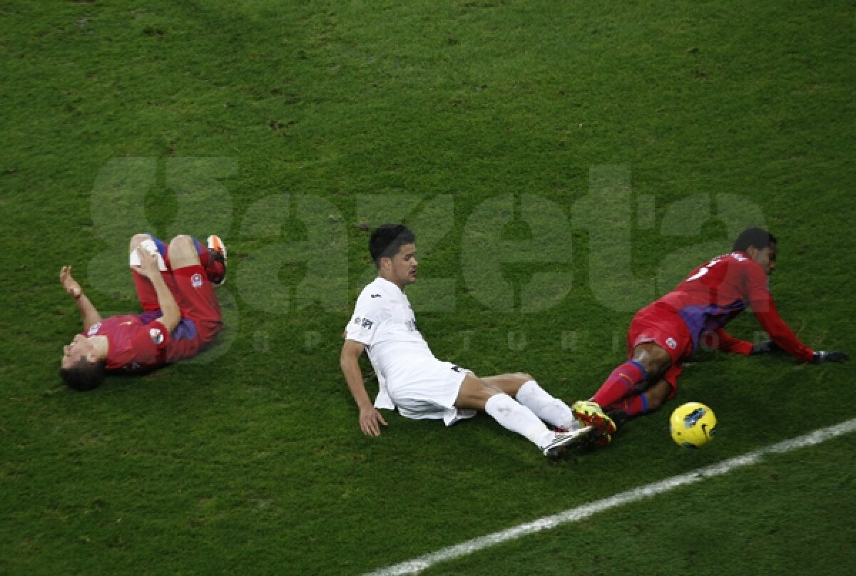 FOTO » Steaua termină la egalitate cu CFR, 1-1. Clujenii au avut doi jucători eliminaţi, Steaua trei bare