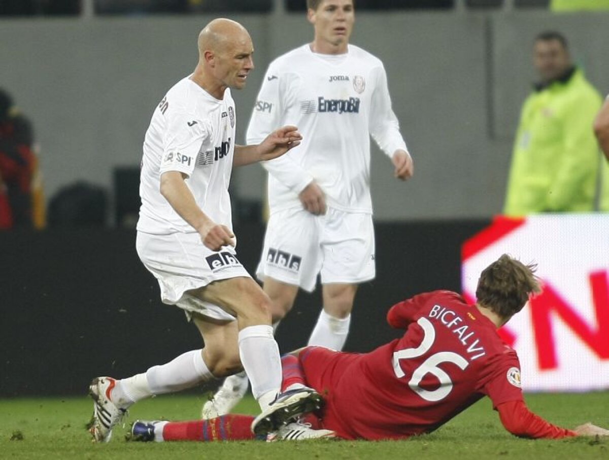 Becali s-a dezlănţuit la adresa arbitrului cu acuze extrem de grave: ”Balaj, un nenorocit plătit pentru blat!”