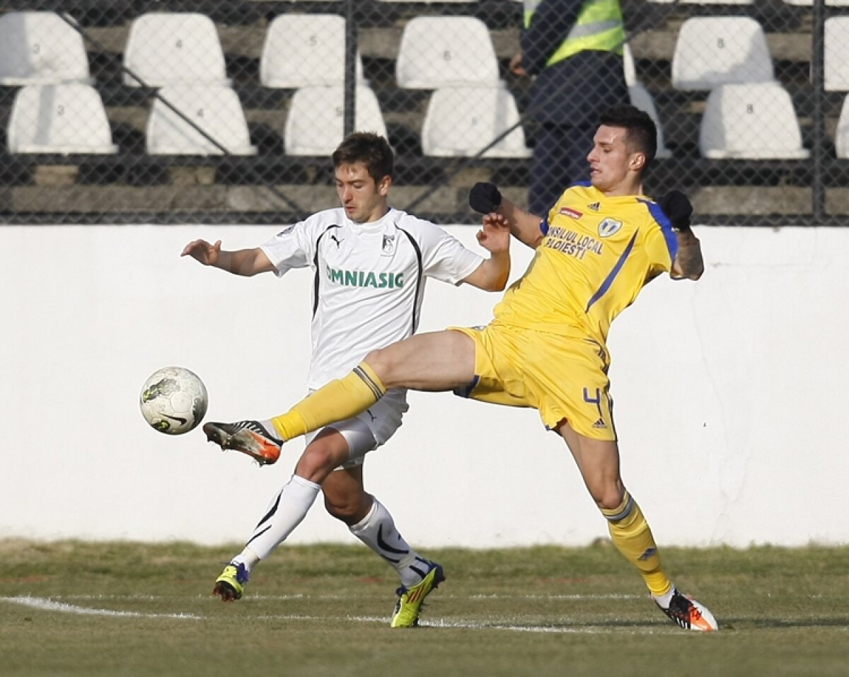 FOTO » Sportul nu a putut trece pe teren propriu de Petrolul, scor 1-1