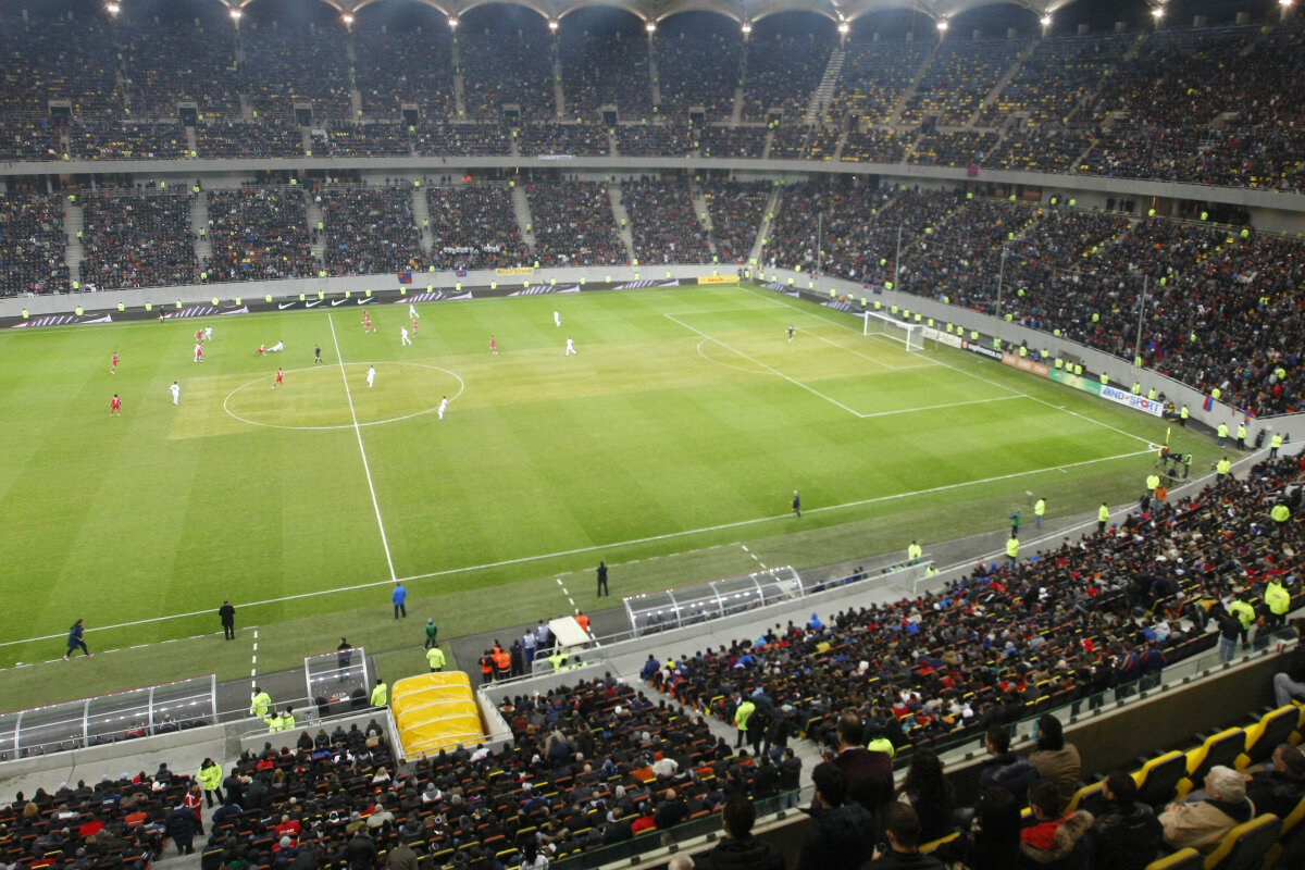 FOTO Stadioane occidentale, iarbă românească » Gazonul e distrus pe Naţional şi Cluj Arena