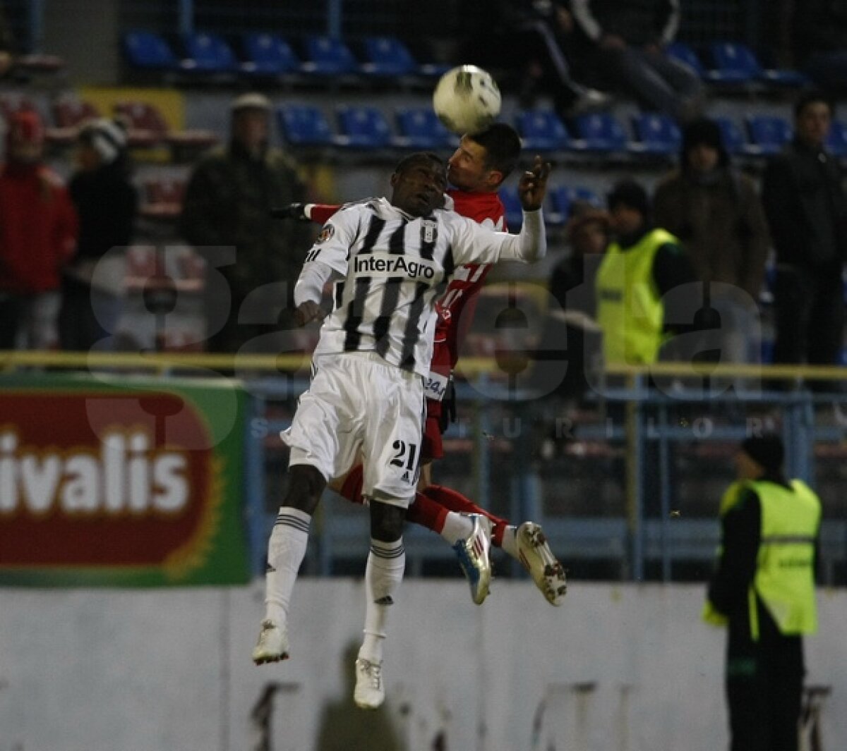 "Cîinii" termină turul pe primul loc » Astra - Dinamo 0-0