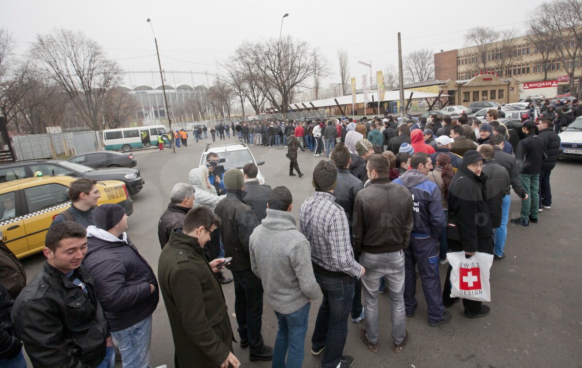 Cozi ca pe vremuri » 37.000 de bilete vîndute pentru Steaua - AEK Larnaca! Mîine se pun în vînzare ultimele tichete!