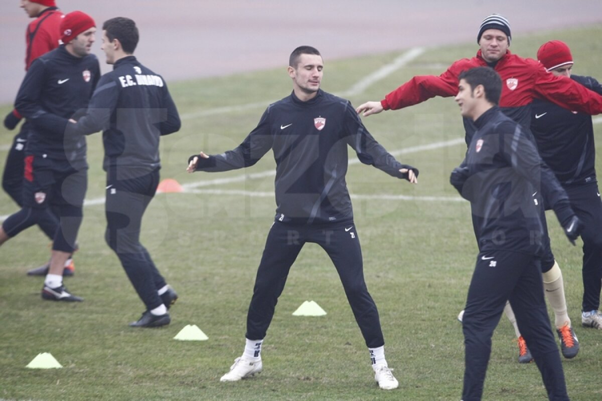 FOTO EXCLUSIV » "Cîinii" contraatacă la transferuri » Un fost campion european se antrenează cu Dinamo