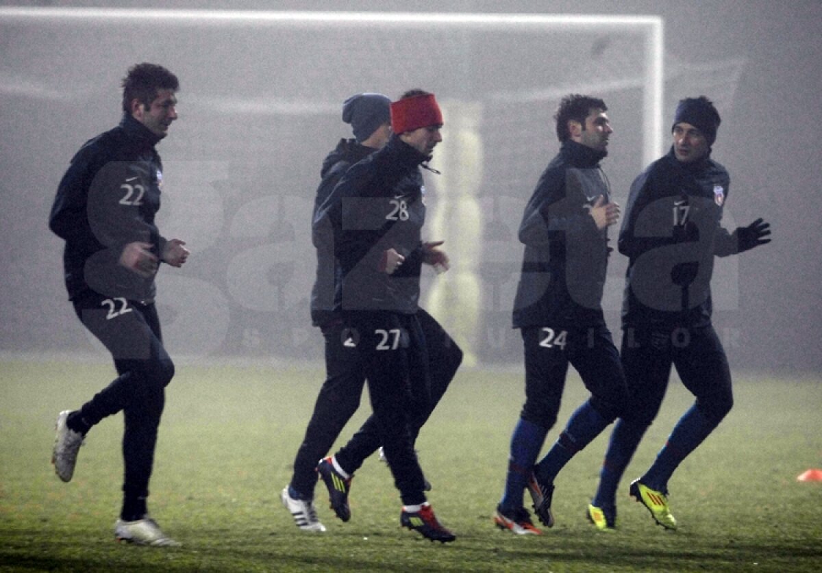 FOTO Steaua a efectuat antrenamentul oficial în ceaţă, dar cu zîmbetul pe buze