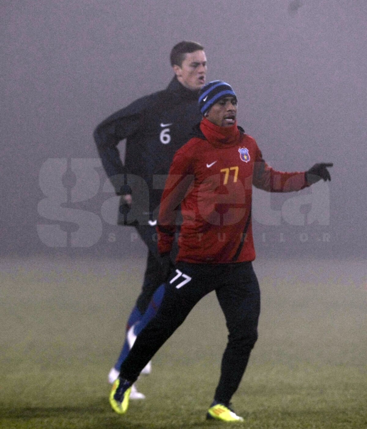FOTO Steaua a efectuat antrenamentul oficial în ceaţă, dar cu zîmbetul pe buze